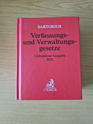 Verfassungs und - verfassungs-,