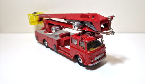 Corgi fire engine simon - fire,