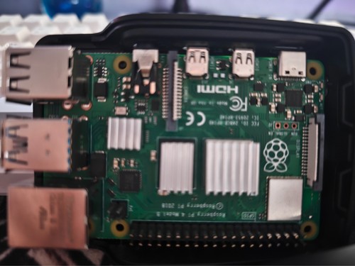 Raspberry model 8gb - model, b
