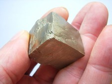 Großer pyrit würfel - großer,