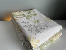 Ein Paar Laura Ashley