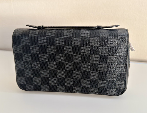 Louis vuitton zippy - louis, around