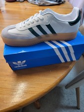 Schöner Samba Sneaker von