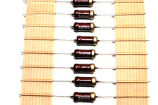 20x 820 Ohm 1/2W Vintage