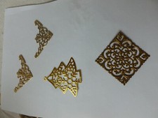 UHREN ZIERTEILE MESSING FÜR DIE ECKEN EINER UHR - 4 TEILE -