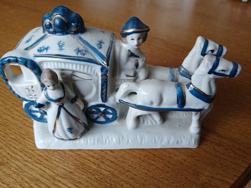 Eine figuren pferdekutsche - figuren,