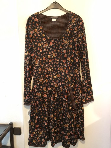 Hübsches blumenkleid von - hübsches,