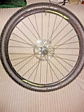 27,5 Zoll MTB Vorderrad mit Scheibenbremse Hohlkammer Felge Schwalbe Reifen DV