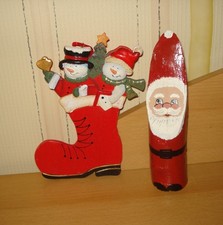 Weihnachtsmann und Stiefel aus Holz.Tisch und Wand Deko