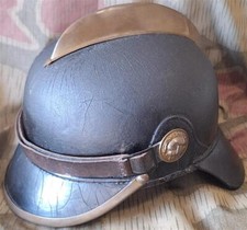 Feuerwehrhelm ähnl. Pickelhaube Frühes 20. Jahrhundert mit Kamm Löwen Helm