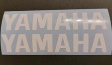 Hochqualitative Yamaha Motorrad Aufkleber-Sticker 2x 220 x 50 mm in Weißglanz.