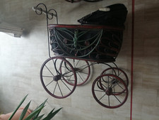 Großer älterer Puppenwagen aus Holz und Metall Sammler Deko Dachbodenfund