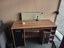 Couch, Schreibtisch, Wohnwand, Kleiderschrank, LG Fernseher, Teufel Anlage.