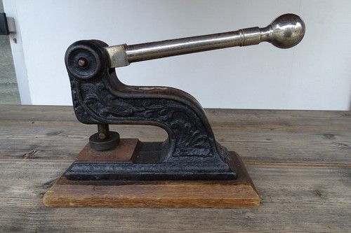 1920 presse siegelpresse - c.1920,