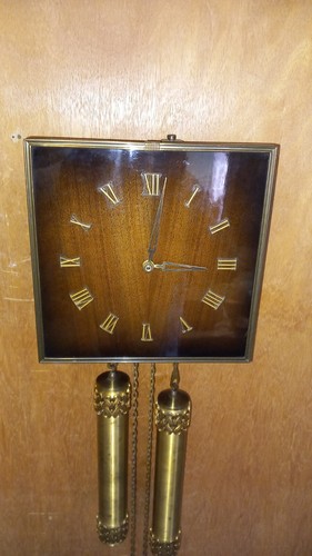 Alte mechanische wanduhr - alte,