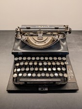 Urania Schreibmaschine