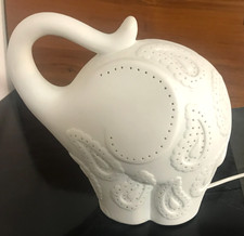 Dekorative   Elefanten - Tisch