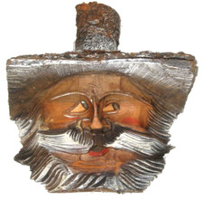 Holzfigur geschnitzt
