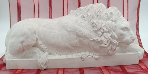 Skulptur löwe liegend - ca., 32