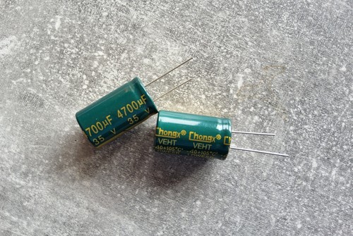 Stück 4700uf 35v 105 - 35v, 105°c