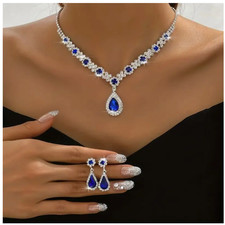 Halskette halsband ohrringe - &,