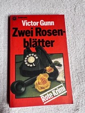 Zwei Rosenblätter  von Victor