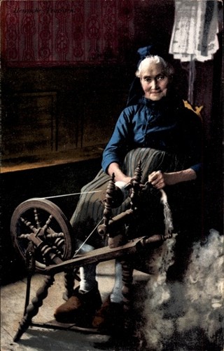 Alte frau tracht vor - ak, in
