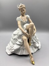 Wallendorfer / Wallendorf Porzellan / Ballerina Schuhbinderin / 1318/o