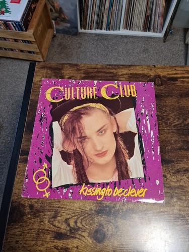 Culture club kissing to - culture,