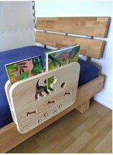 Rausfallschutz und Bücherregal aus Holz