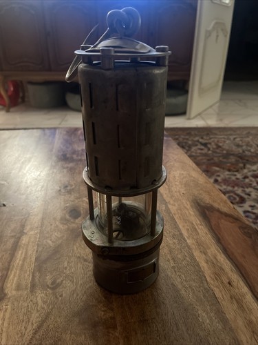 Sehr gut erhaltene schöne - , hsw