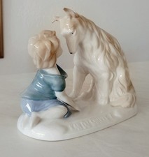 Porzellan Figur  Mädchen mit