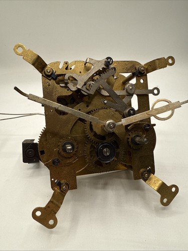 Altes uhrwerk wanduhr - altes,