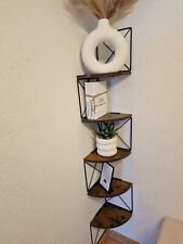 Verstellbares Eckregal – Stabiles Bücherregal mit Kippschutz und Retro-Design