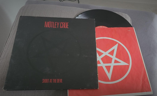 Mötley crüe shout - mÖtley, the