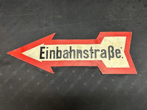 Verkehrsschild einbahnstraße - verkehrsschild,