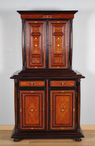 Renaissanceschrank aus