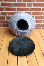 Katzenhöhle im Todesstern-Design