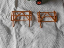 Britains 9550 - Tip-up Trailer with racks - 1 Rack defekt-im Originalkarton