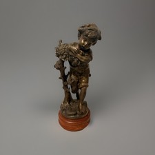 Bronzene Skulptur „Jungen