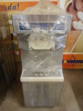 professionelle Softeismaschine gebraucht von Icetro