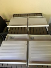 Ikea Komplement Schuhregal - Weiße Metallschubladen mit Schienensystem