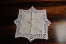 Tischdecke klein Sternenform gestickt