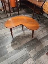 Beistelltisch in Nierenform