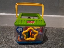 Fisher Price Vintage 2003 Peek