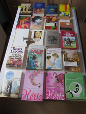 20x Bücher Bücherpaket Romane Belletristik + 2 magnetische Lesezeichen