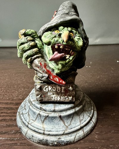 Grobi torres busto goblin - by,