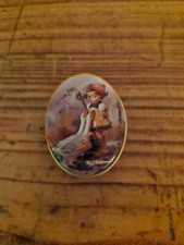 Pillendose M. J. Hummel