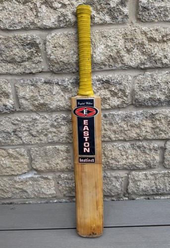 Easton instinct english - instinct,