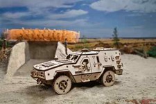 UGears Dozor-B Kampffahrzeug